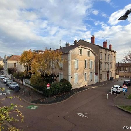Au Pied De La Basilique Apartment Bourg-en-Bresse Luaran gambar
